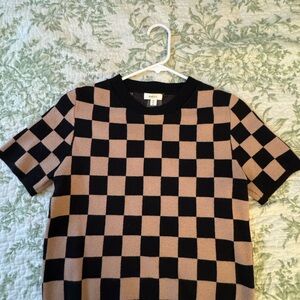Debut Black and Tan Crewneck Sweater with Checkered Pattern